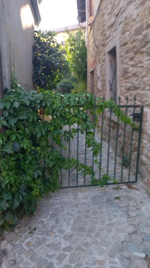 La Maison Du Chateau Cremolino Exterior photo